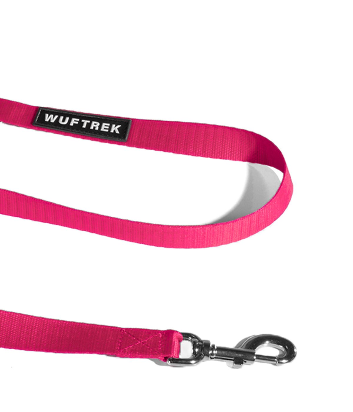 Hardware detail on the fuchsia GoTrek dog leash