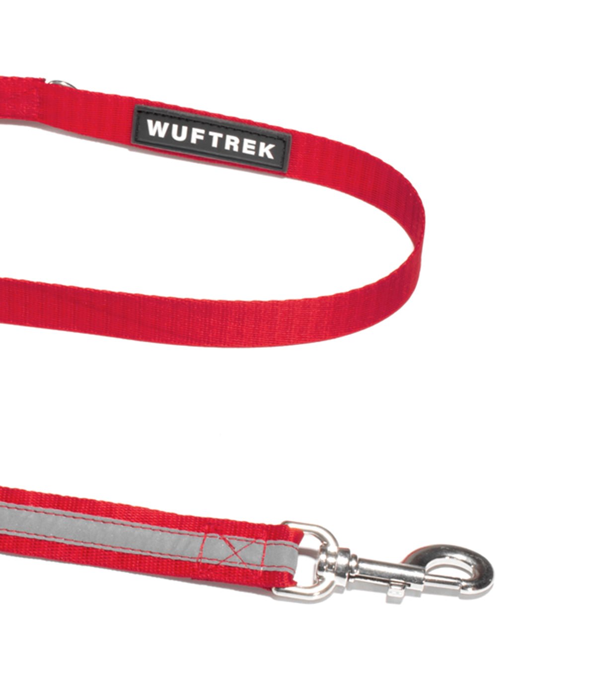 Detalle del herraje de la correa para perros color rojo y azul