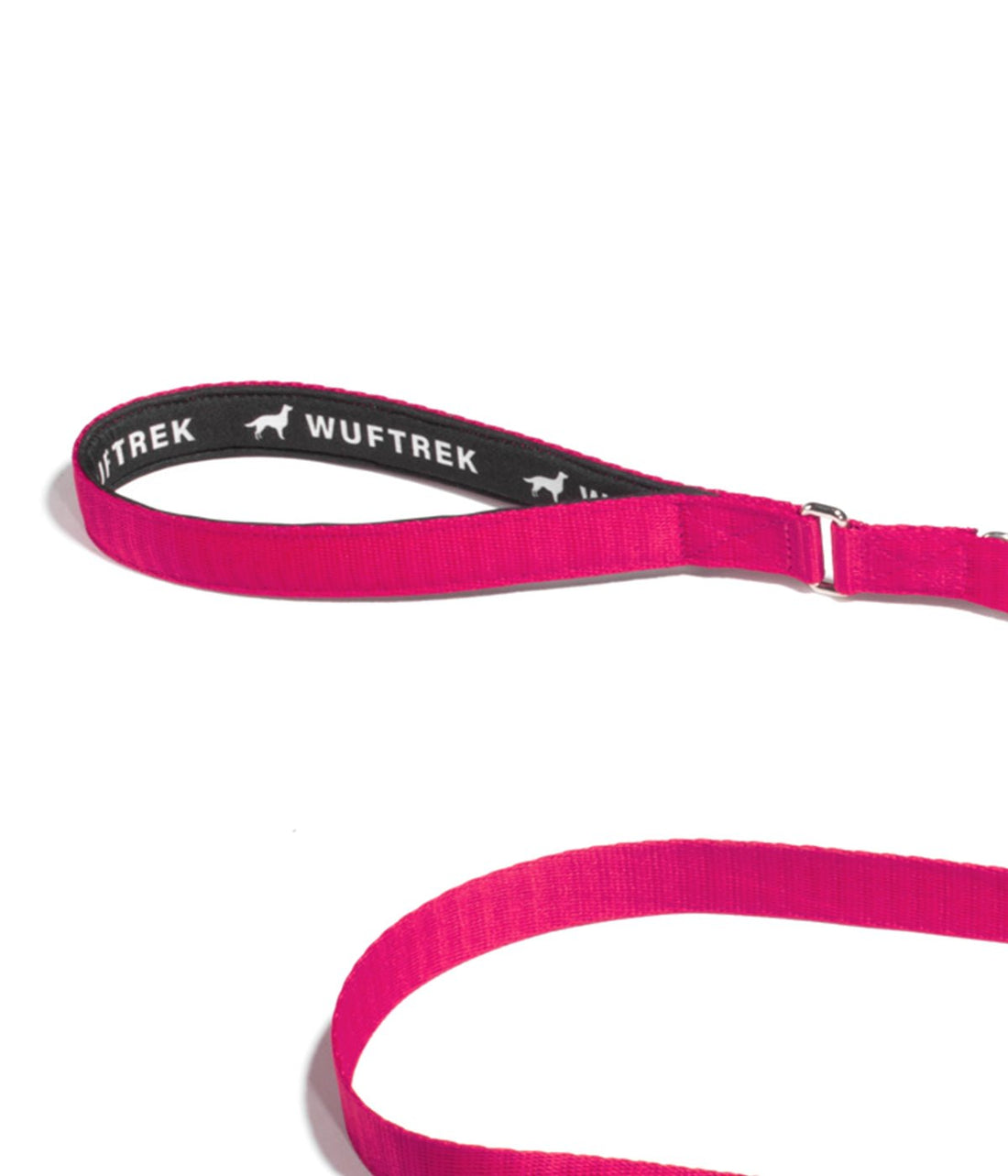 Detalle de la manija de la correa para perros color fucsia