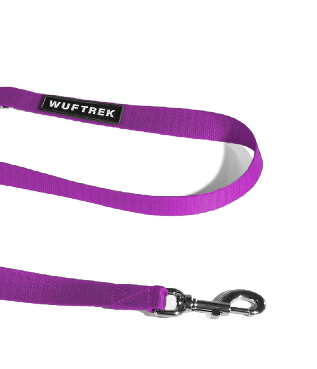 Detalle del herraje de la correa para perros GoTrek color violeta