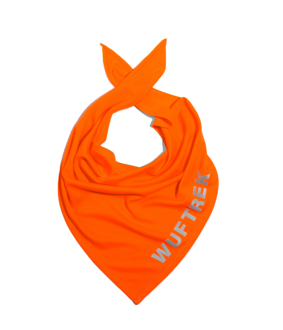 Una pañoleta en tela color naranja con la marca WUFTREK estampada en un borde