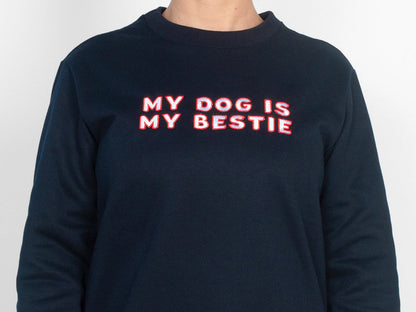 Buzo para mujer referencia My Dog is my Bestie en primer plano